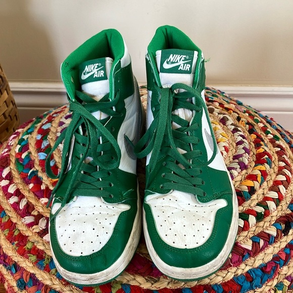 Nike Air High-Top Jordan Sneakers in Green and White - Picture 1 of 7